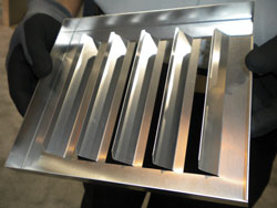 钣金加工企业如何通过引进自动化折弯成型设备降低生产成本,提高产品质量?-中山华体网页版页面登录-华体(中国)-华体网页版页面登录-华体(中国) 钣金加工企业如何通过引进自动化折弯成型设备降低生产成本,提高产品质量?-中山华体网页版页面登录-华体(中国)-华体网页版页面登录-华体(中国)